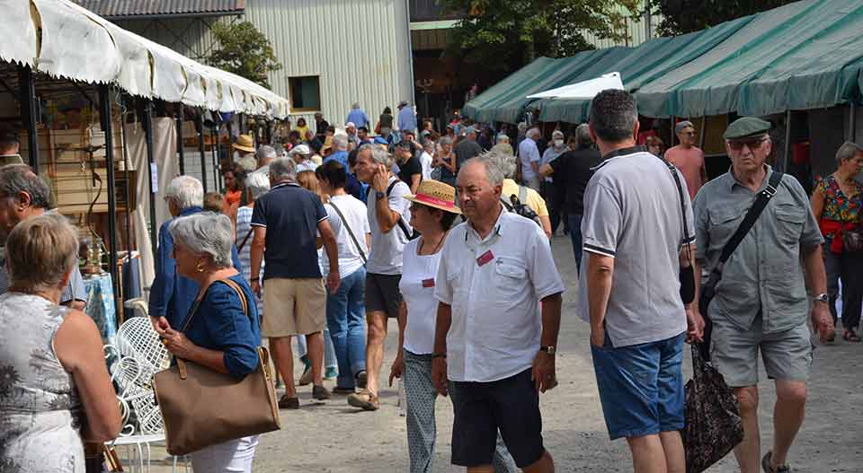 foire antiquites brocante Allanche août 2022