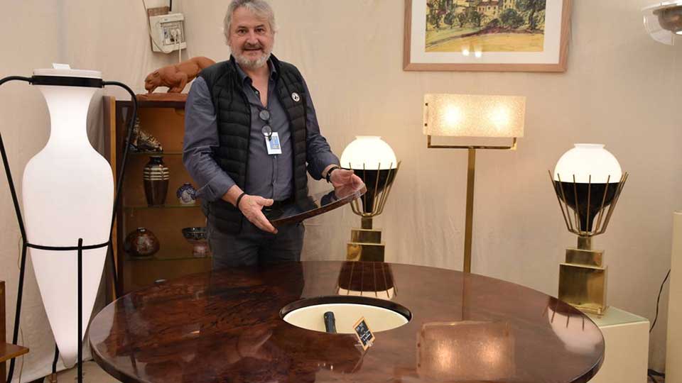 salon antiquaires Châtel-Guyon auvergne stand antiquités Bro journal La Montagne 5 mai 2019
