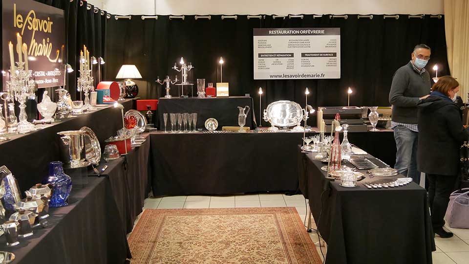 salon antiquaires Châtel-Guyon auvergne stand Le Savoir de Marie