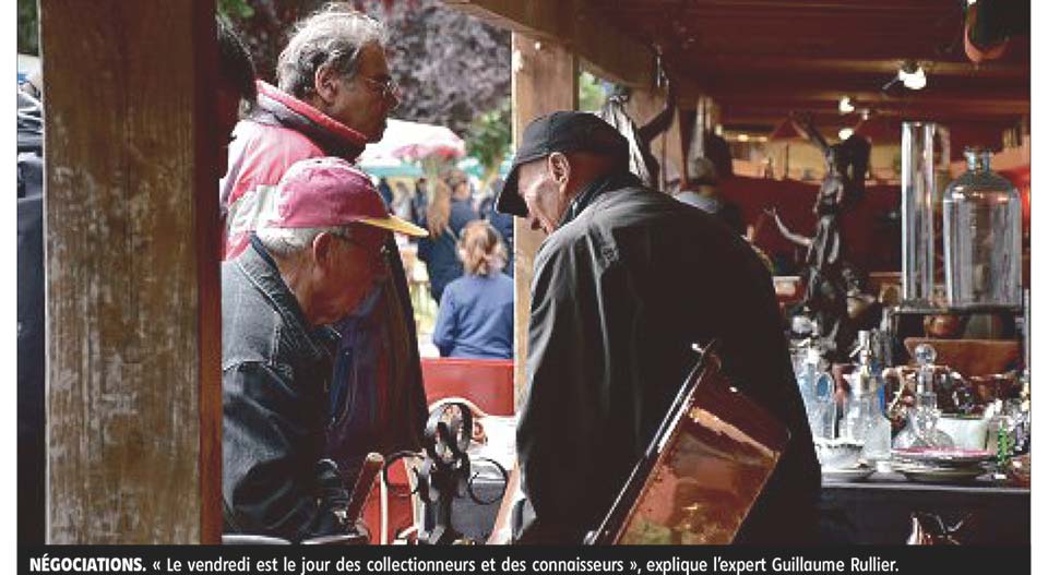 photo article journal La Montagne Foire antiquites brocante allanche août 2023