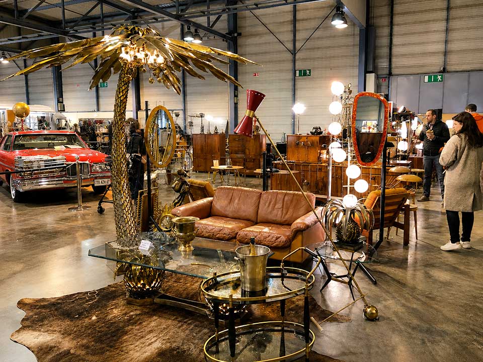 Stand de mobilier vintage et décoration du XXe siècle